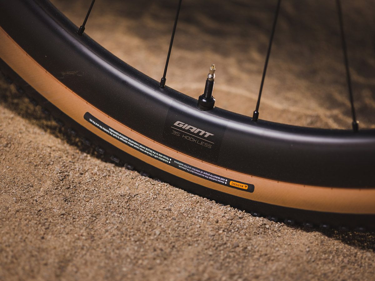 Giant Revolt Advanced 0 25