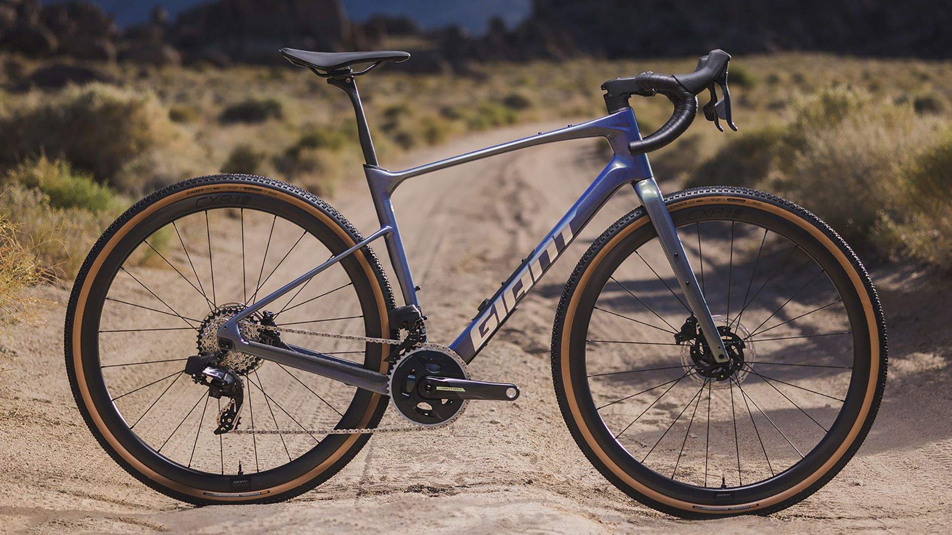 Giant Revolt Advanced Pro  Portada