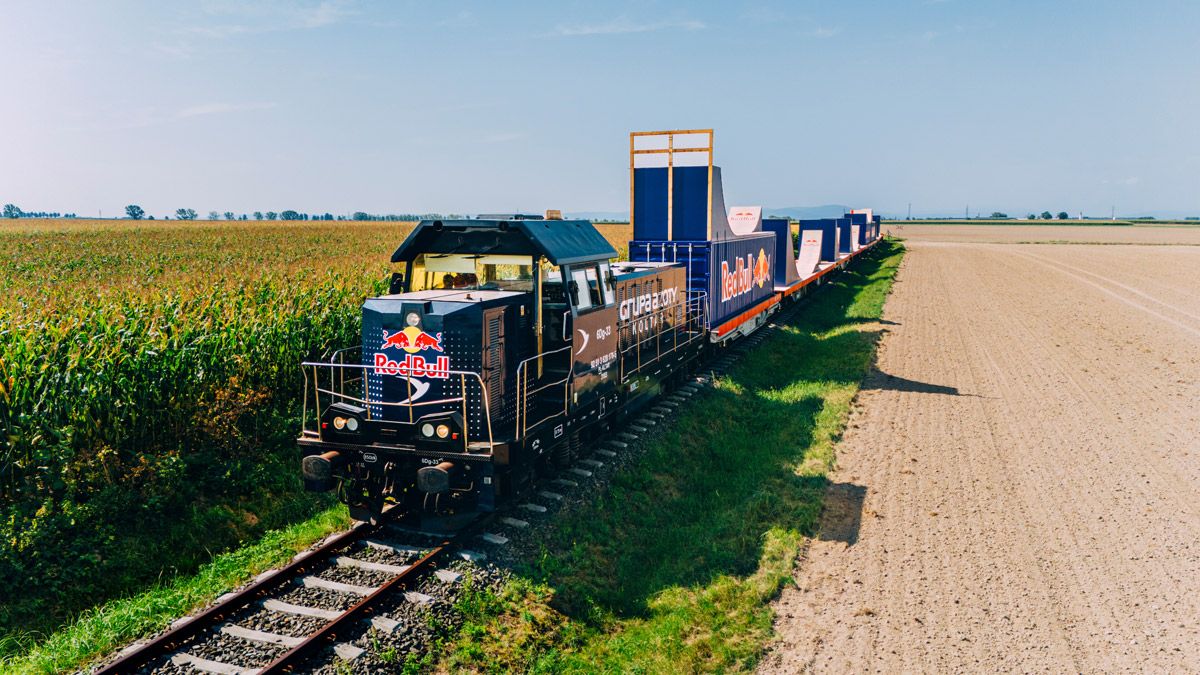 Montando en un tren en marcha. Flipante (1)