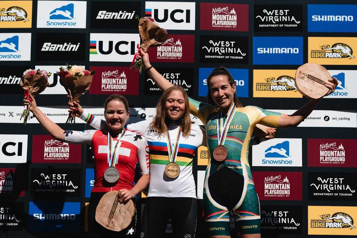 Podio fenenino en el Mundial XCM de Snowhoe