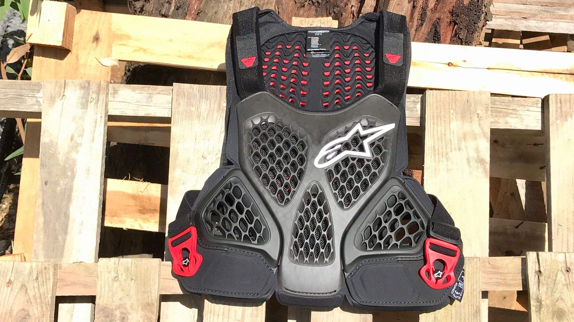 Test. Protección pectoral Alpinestars A6 Plasma