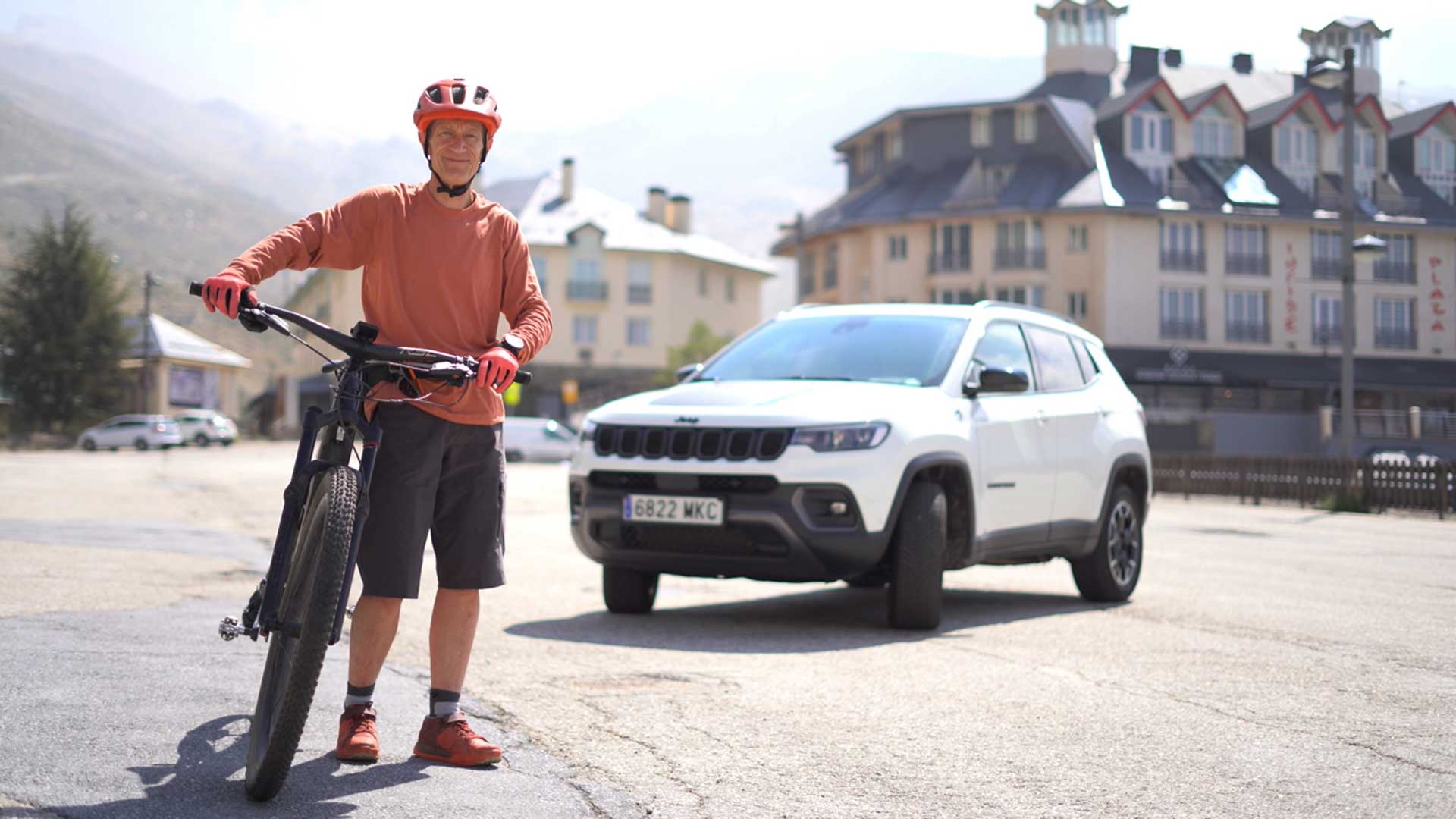 En bici y en Jeep, dos excelentes formas de descubrir la montaña y la Alpujarra granadina En bici y en Jeep, dos excelentes formas de descubrir la montaña y la Alpujarra granadina