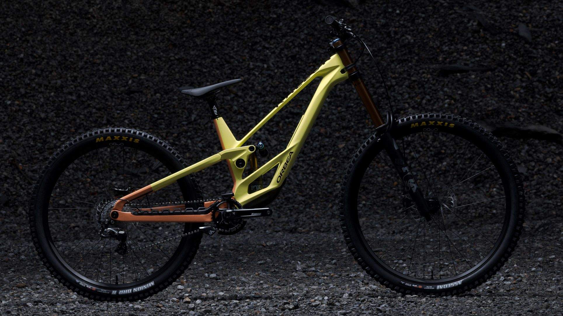 Orbea presenta su primera bici de descenso, la Rallon DH