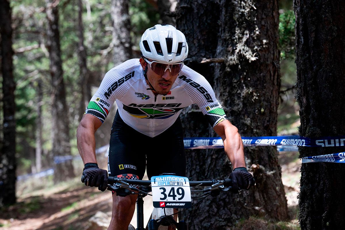 Gerardo Ulloa, del equipo Massi, en la Shimano Super Cup Massi Naturland 2025