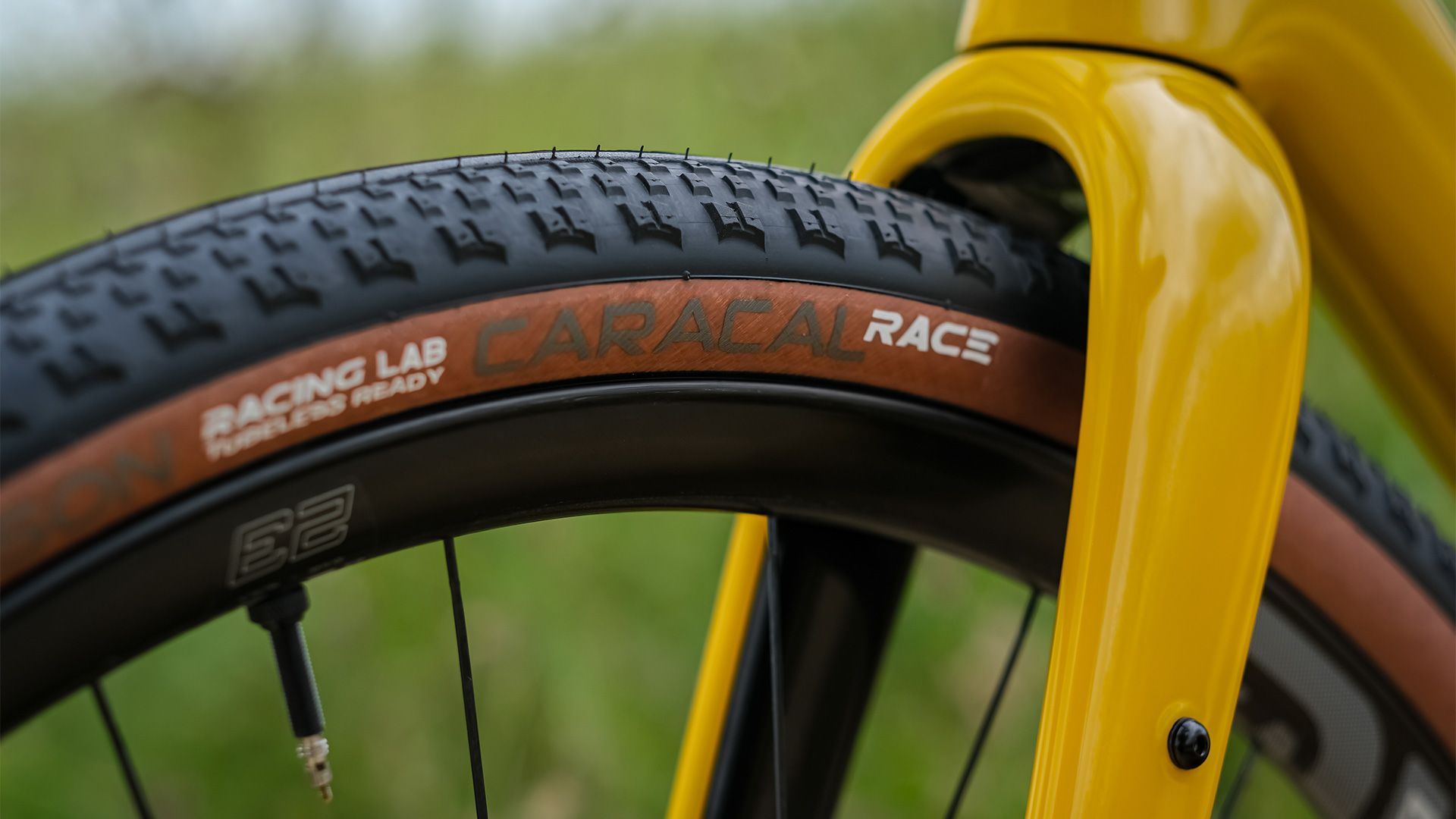 Hutchinson Caracal Race, el neumático estrella de gravel ahora más ancho Hutchinson Caracal Race, el neumático estrella de gravel ahora más ancho