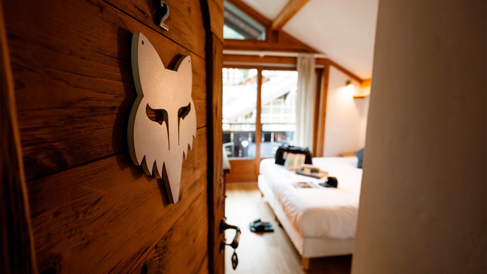Fox Racing inaugura el exclusivo Fox Chalet en Morzine junto a Atlas Ride Co Fox Racing inaugura el exclusivo Fox Chalet en Morzine junto a Atlas Ride Co