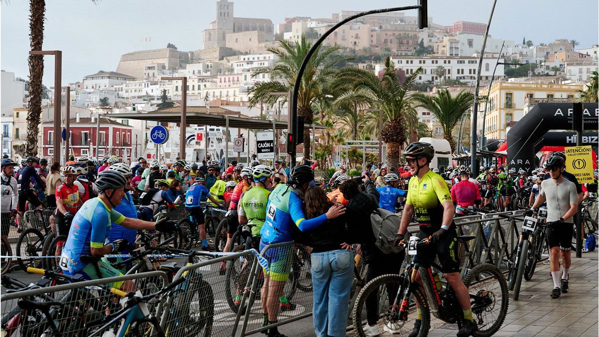 La Vuelta a Ibiza celebra su 25º aniversario con la edición más solidaria de su historia La Vuelta a Ibiza celebra su 25º aniversario con la edición más solidaria de su historia