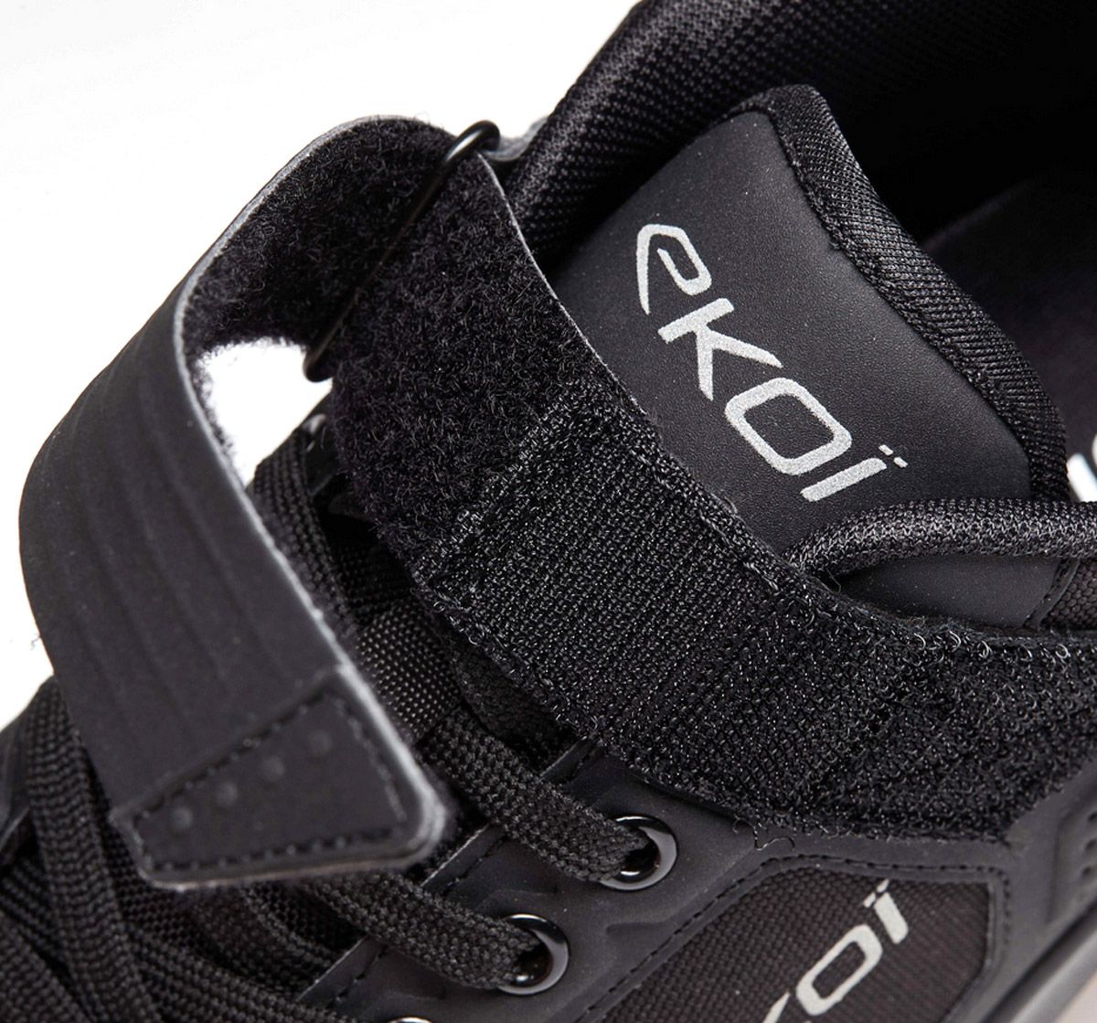 Estas zapatillas Ekoi tienen un descuento del 60 por ciento detalle 3
