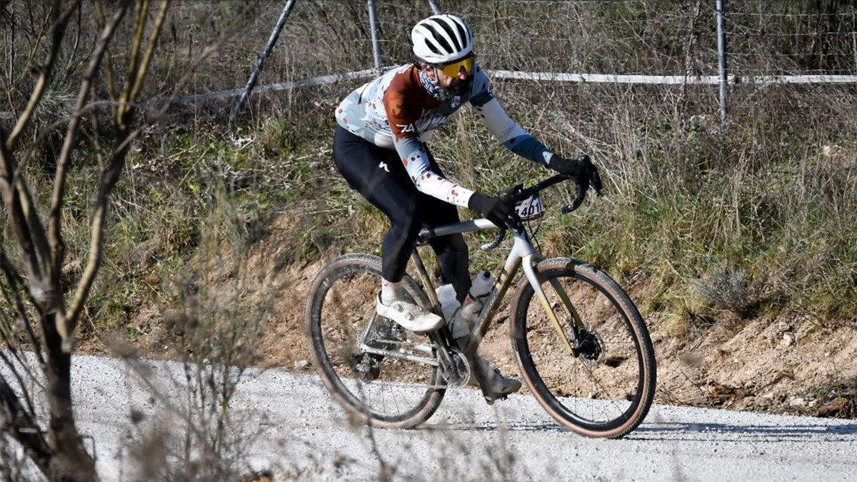 Specialized calienta motores con un Social Ride antes del IV Gravel Tres Cantos