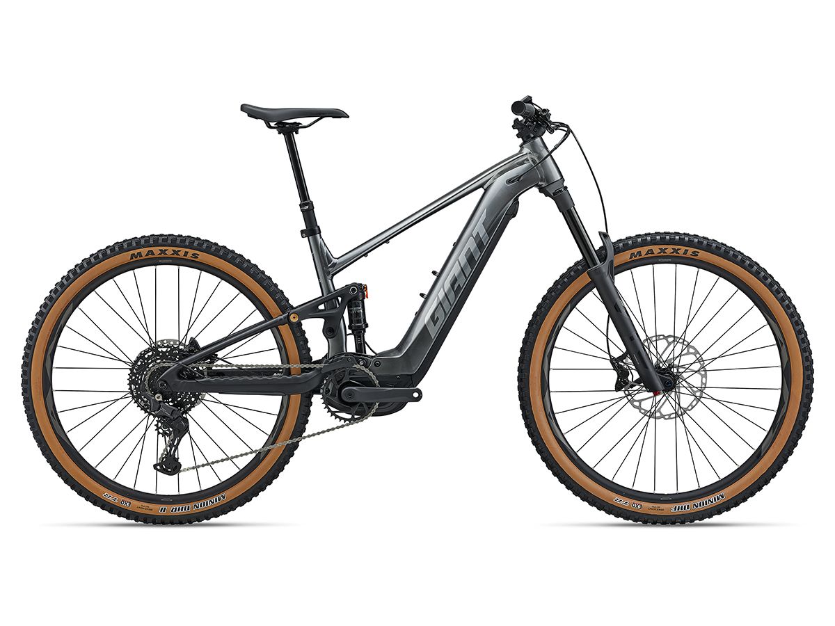 Giant Stance E+ 1 studio