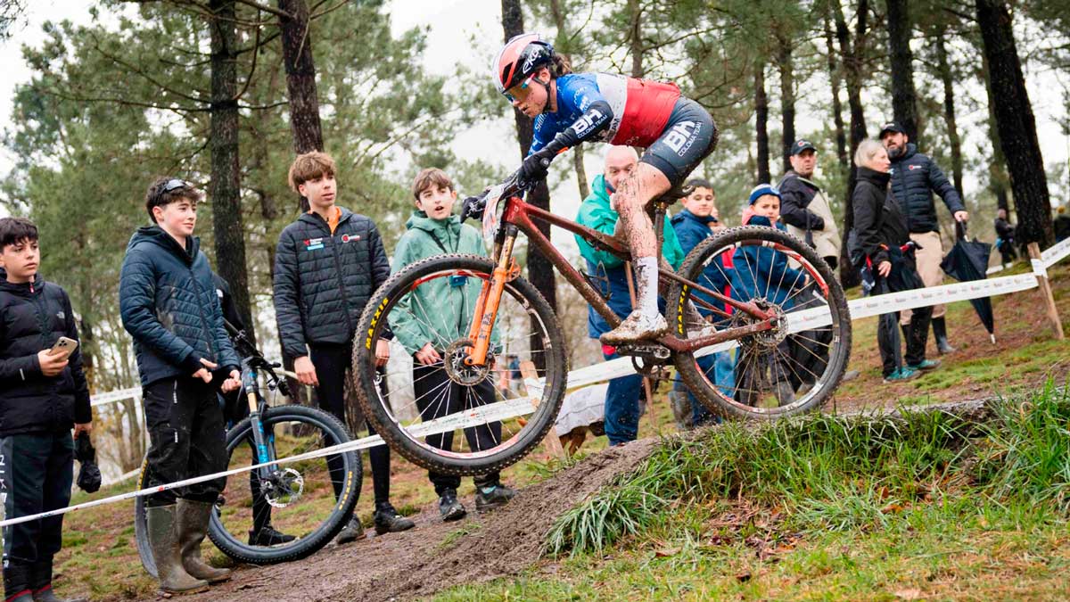Olveira y Onesti conquistan Bilbao en el arranque de las Green Series XCO 2026