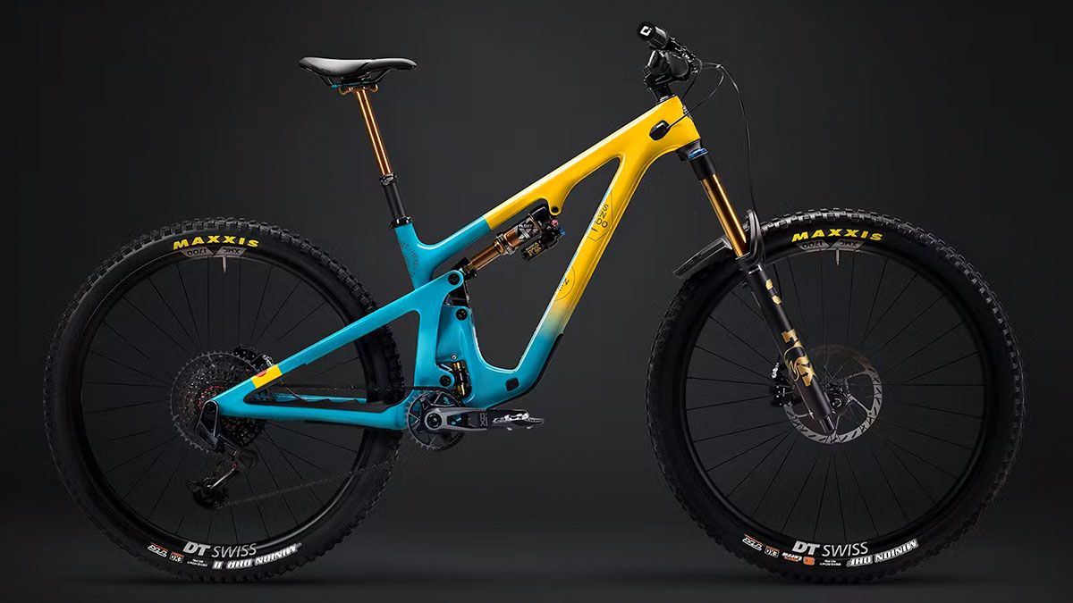 Yeti sortea esta exclusiva bici para apoyar la recuperación del freerider Adolf Silva Yeti sortea esta exclusiva bici para apoyar la recuperación del freerider Adolf Silva