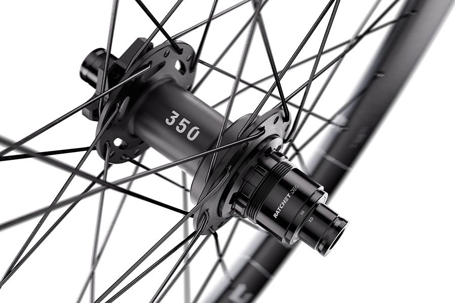 DTSwiss MTB 1700 All Fun No Fuss Detail EX 1700 Hub 001 1920px