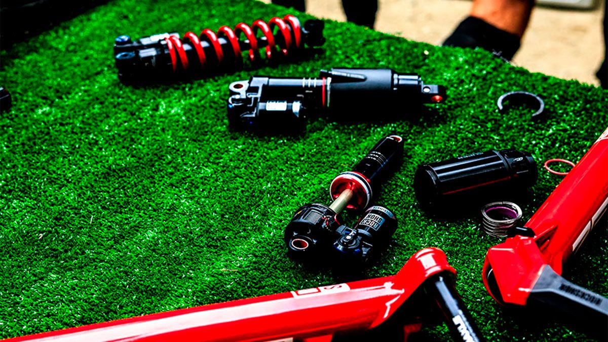 RockShox Vivid y Super DeLuxe 2027 RockShox Vivid y Super DeLuxe 2027