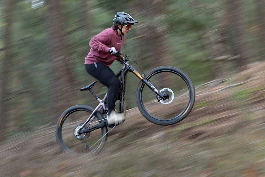 Shuttle AMPd PivotCycles4