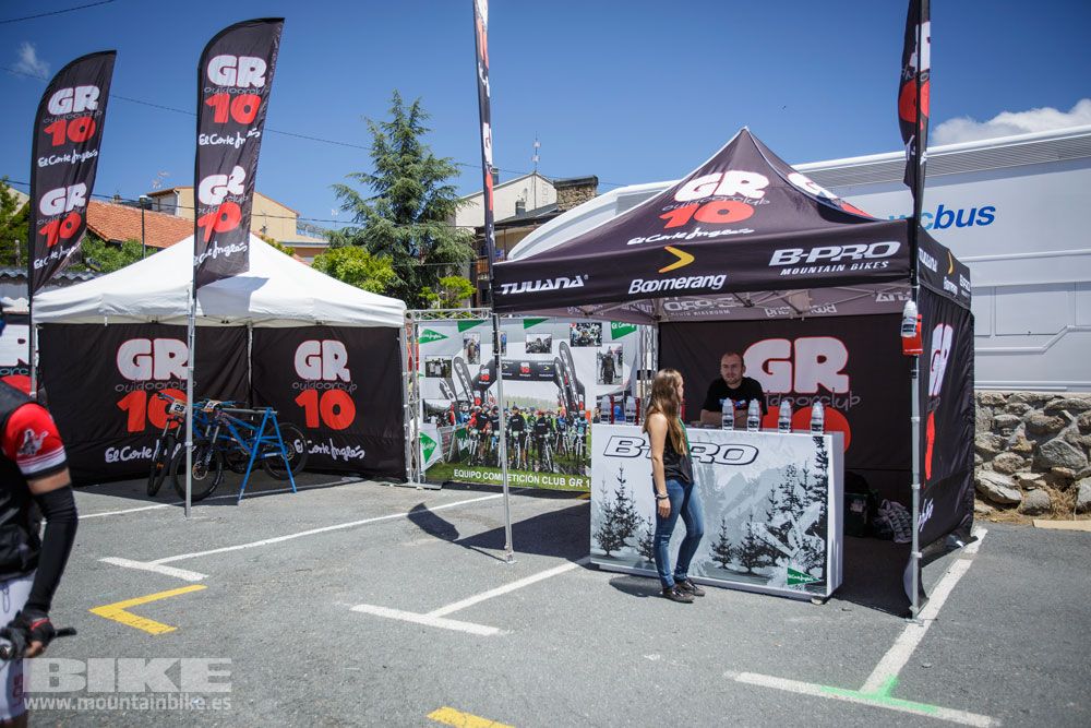 Galería Stands y ambiente Test The Best 2103