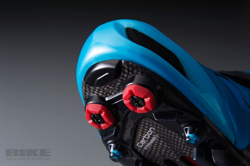 Nuevas zapatillas y gafas Shimano 2014