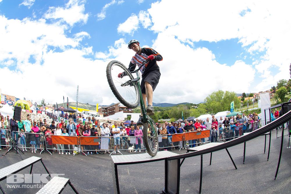 Zona Expo y exhibiciones Test The Best 2014-1