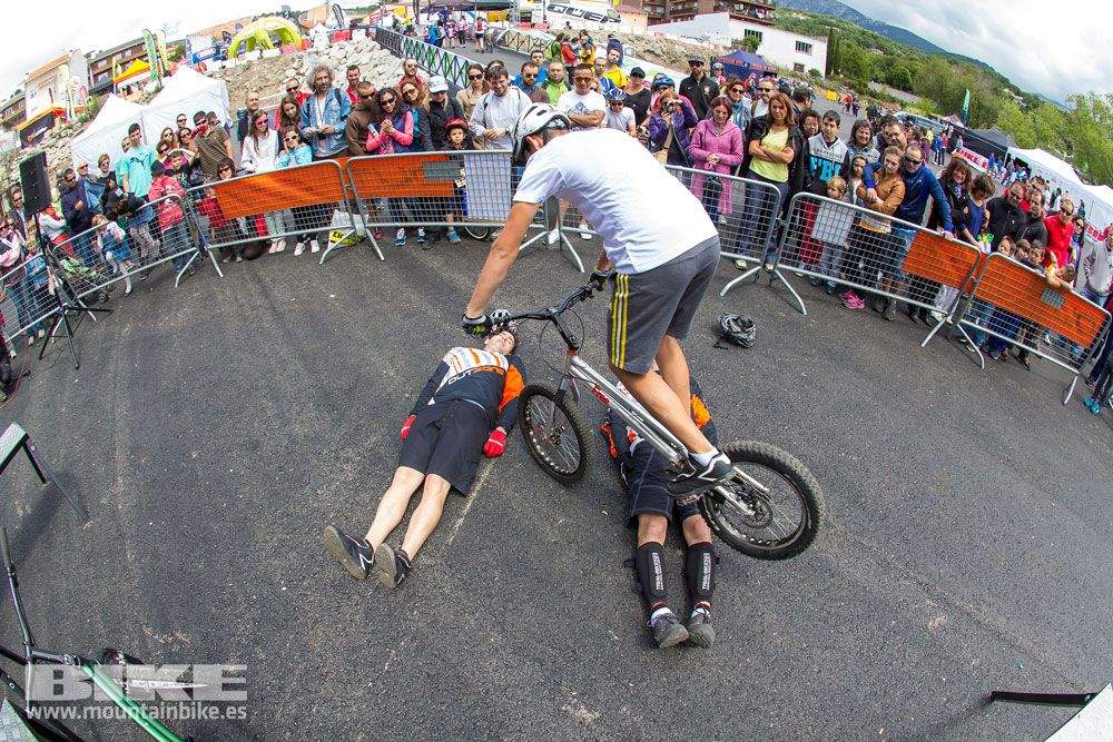 Zona Expo y exhibiciones Test The Best 2014-1