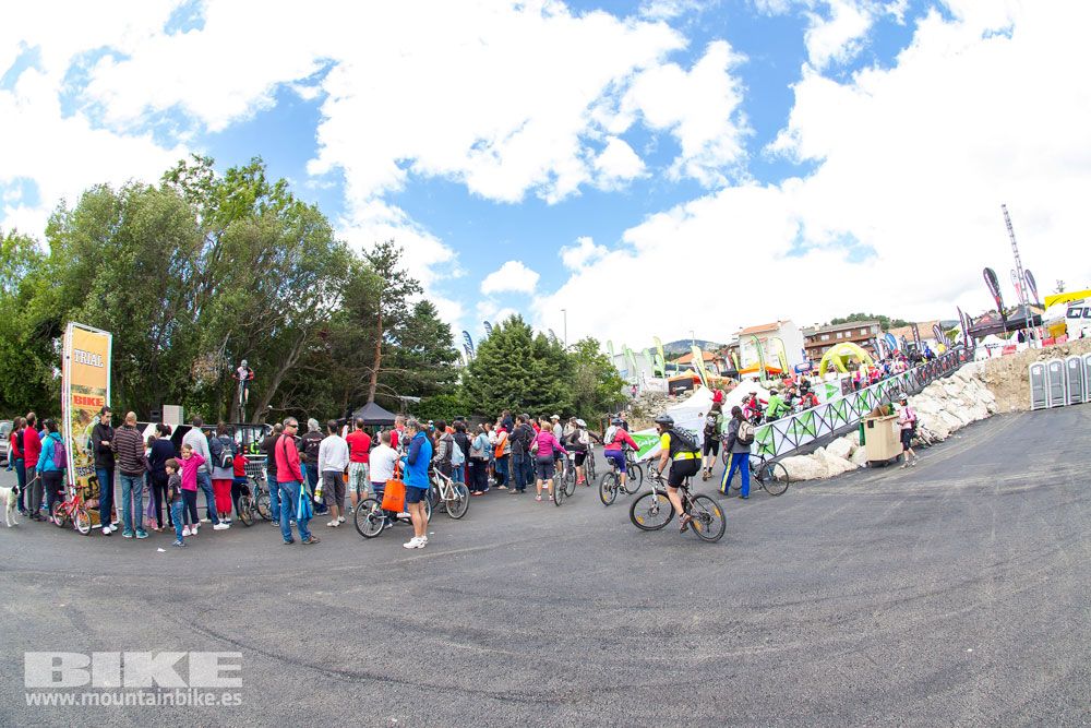 Zona Expo y exhibiciones Test The Best 2014-1