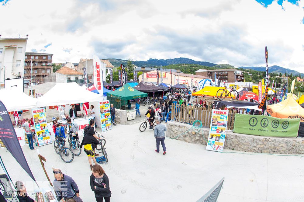 Zona Expo y exhibiciones Test The Best 2014-1