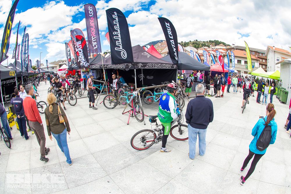 Zona Expo y exhibiciones Test The Best 2014-1