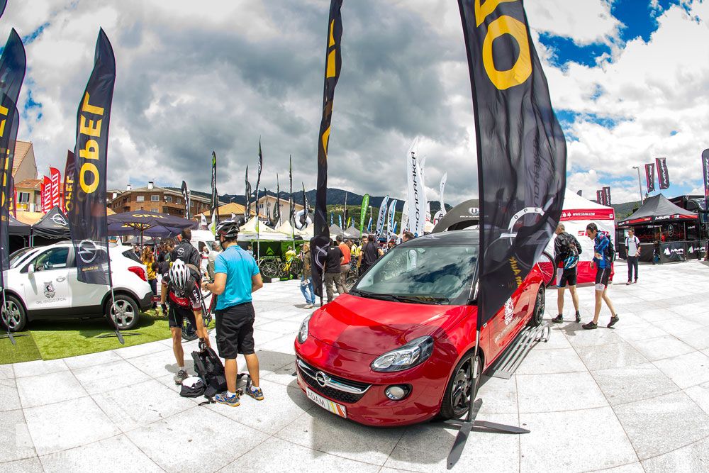 Zona Expo y exhibiciones Test The Best 2014-1