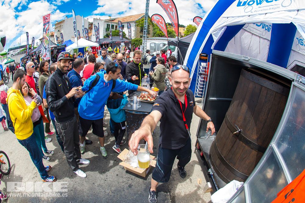 Zona Expo y exhibiciones Test The Best 2014-1
