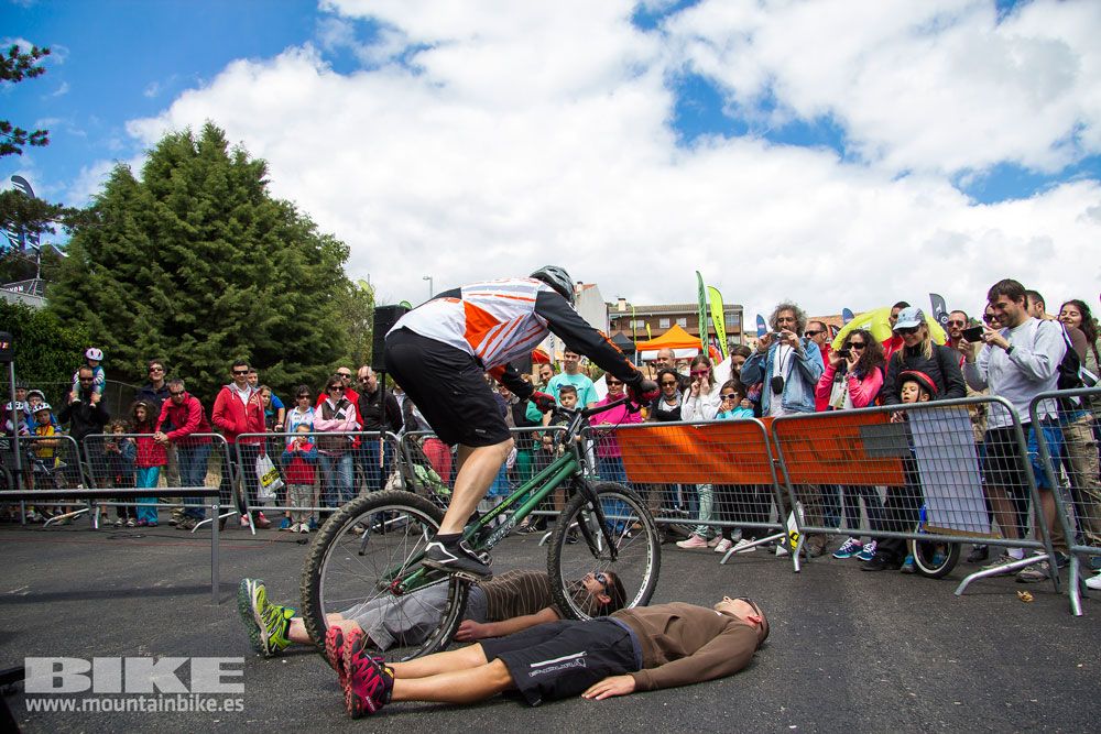 Zona Expo y exhibiciones Test The Best 2014-1