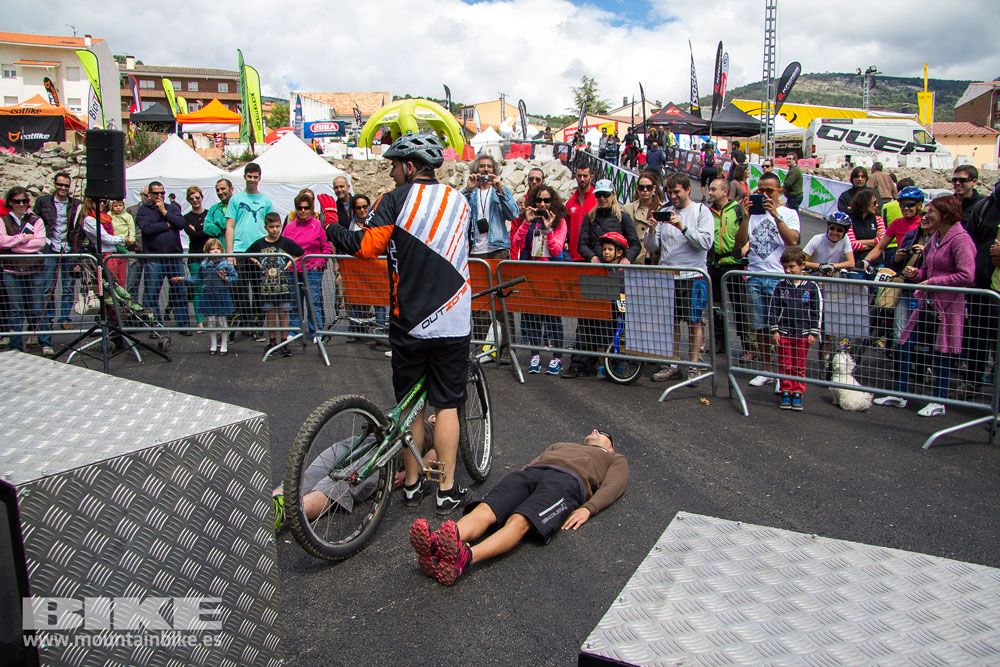 Zona Expo y exhibiciones Test The Best 2014-1