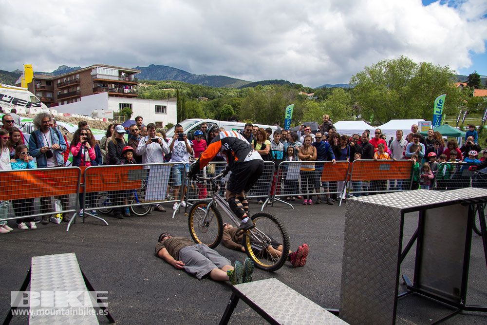 Zona Expo y exhibiciones Test The Best 2014-1
