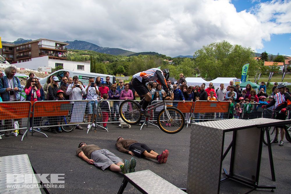 Zona Expo y exhibiciones Test The Best 2014-1