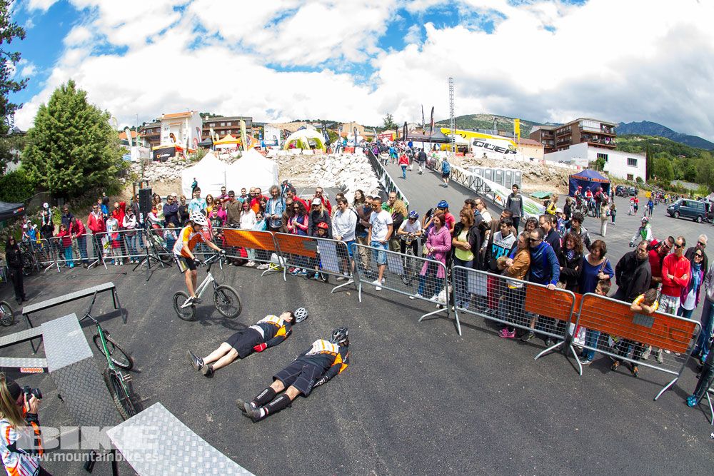 Zona Expo y exhibiciones Test The Best 2014-1