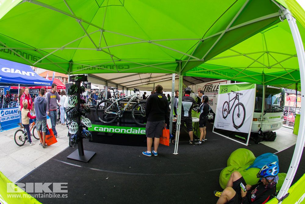 Zona Expo y exhibiciones Test The Best 2014-2