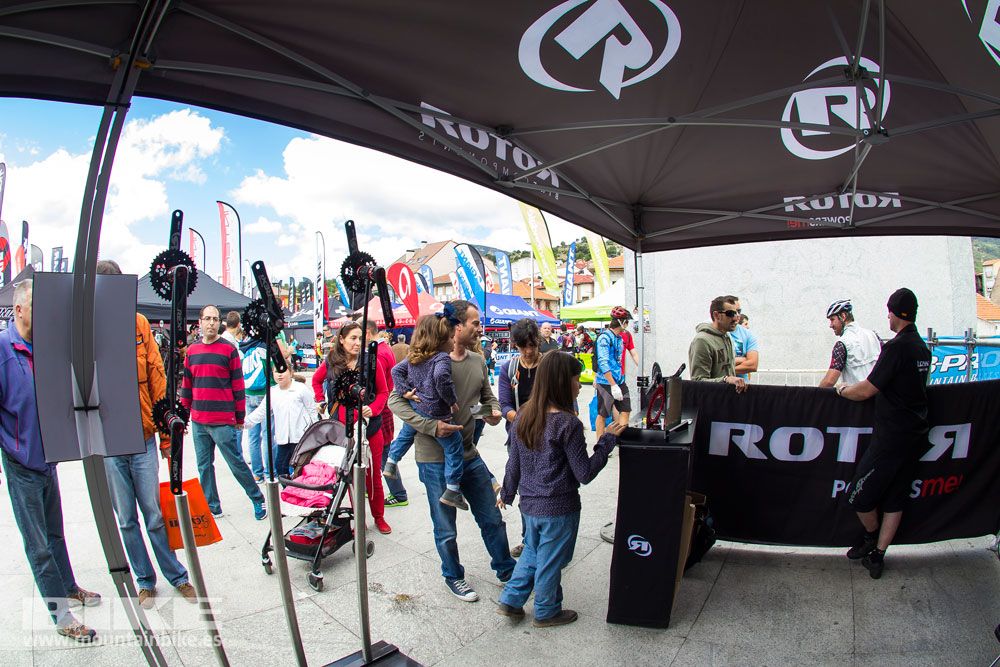 Zona Expo y exhibiciones Test The Best 2014-2