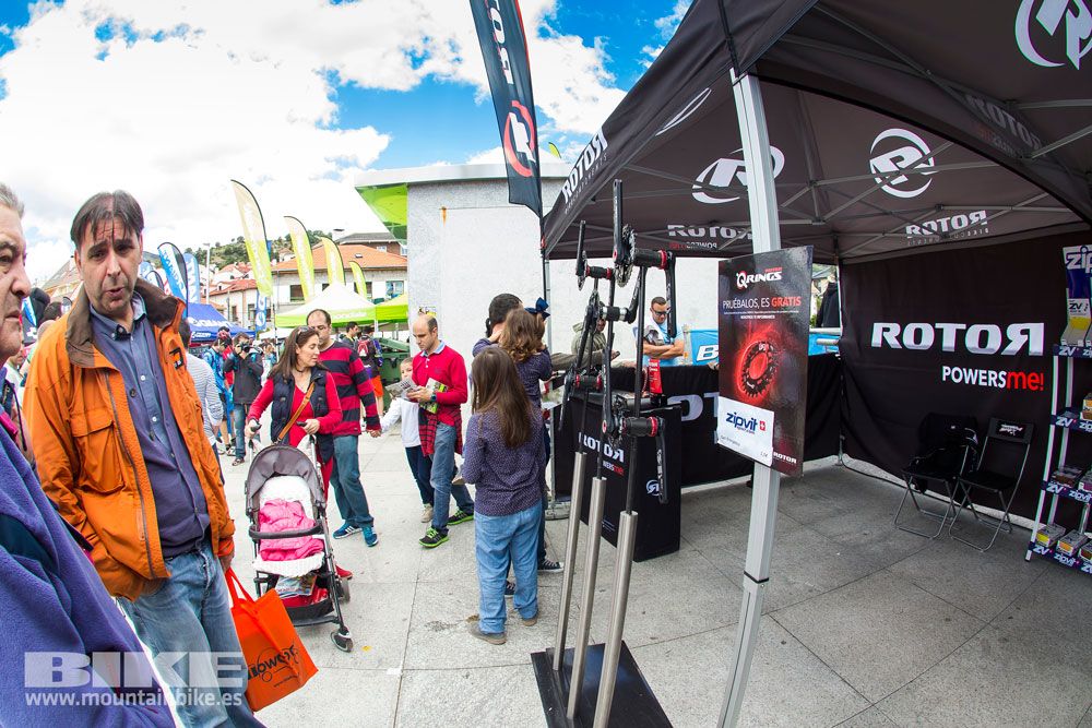 Zona Expo y exhibiciones Test The Best 2014-2