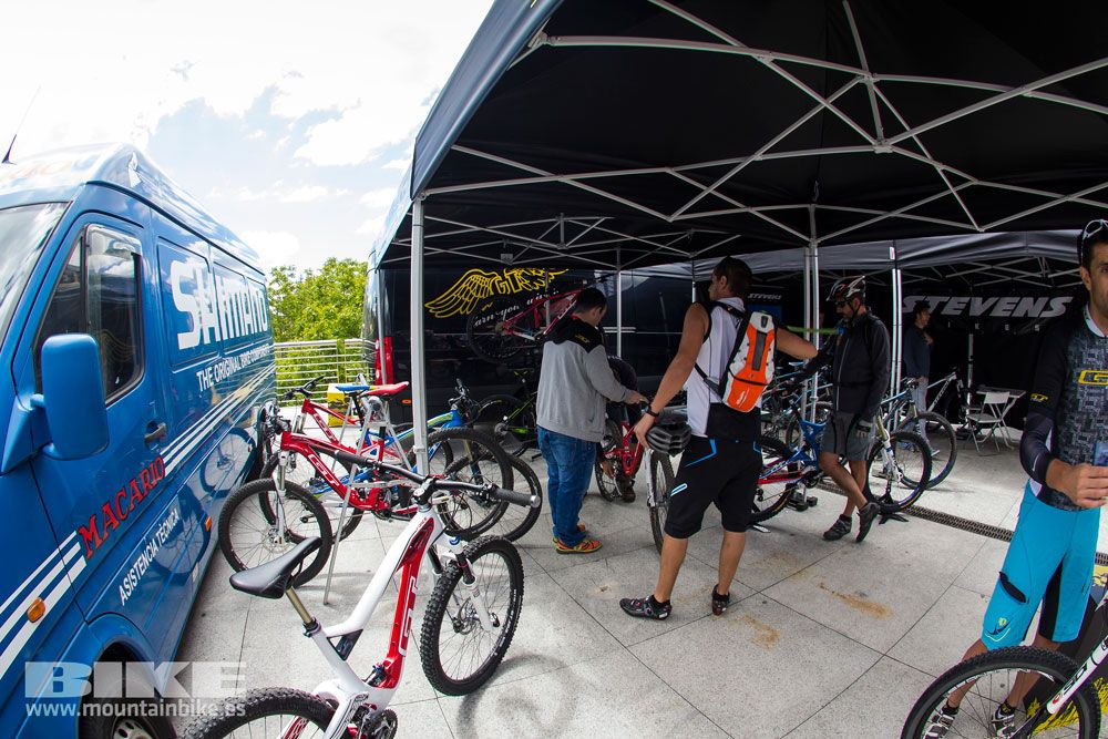 Zona Expo y exhibiciones Test The Best 2014-2
