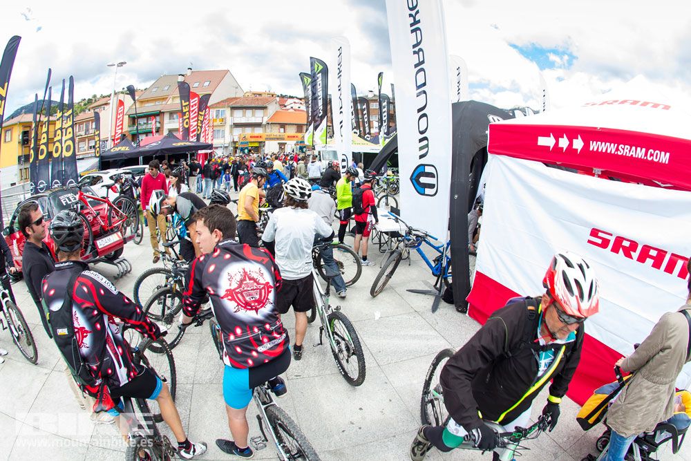 Zona Expo y exhibiciones Test The Best 2014-2