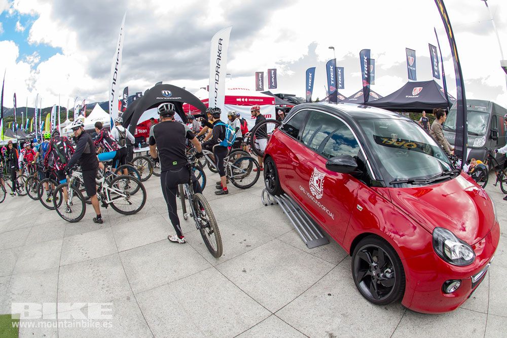 Zona Expo y exhibiciones Test The Best 2014-2