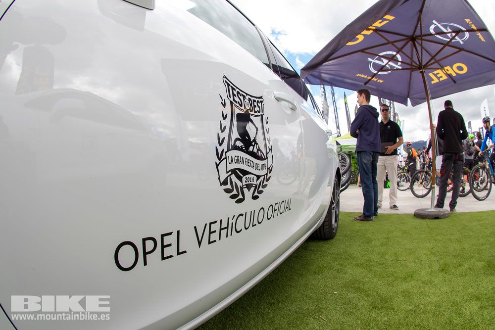 Zona Expo y exhibiciones Test The Best 2014-2