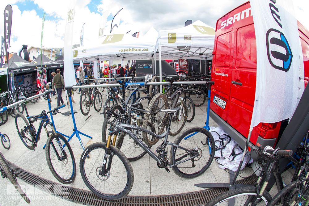 Zona Expo y exhibiciones Test The Best 2014-2