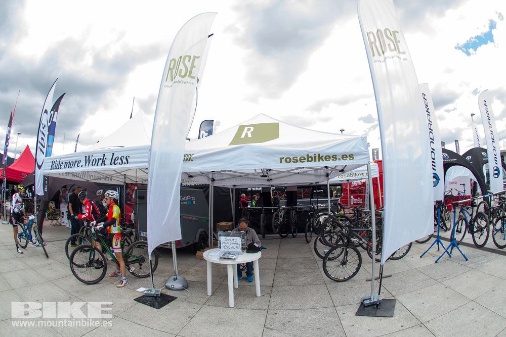 Zona Expo y exhibiciones Test The Best 2014-2