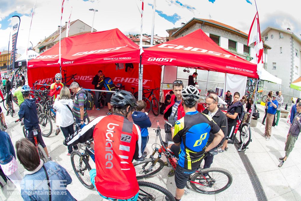 Zona Expo y exhibiciones Test The Best 2014-3