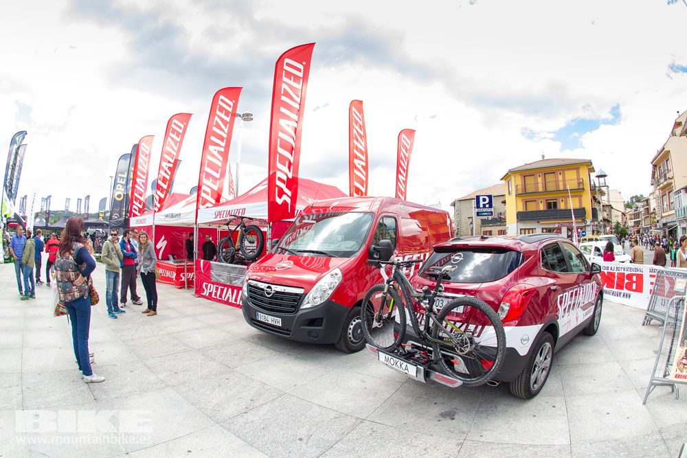 Zona Expo y exhibiciones Test The Best 2014-3