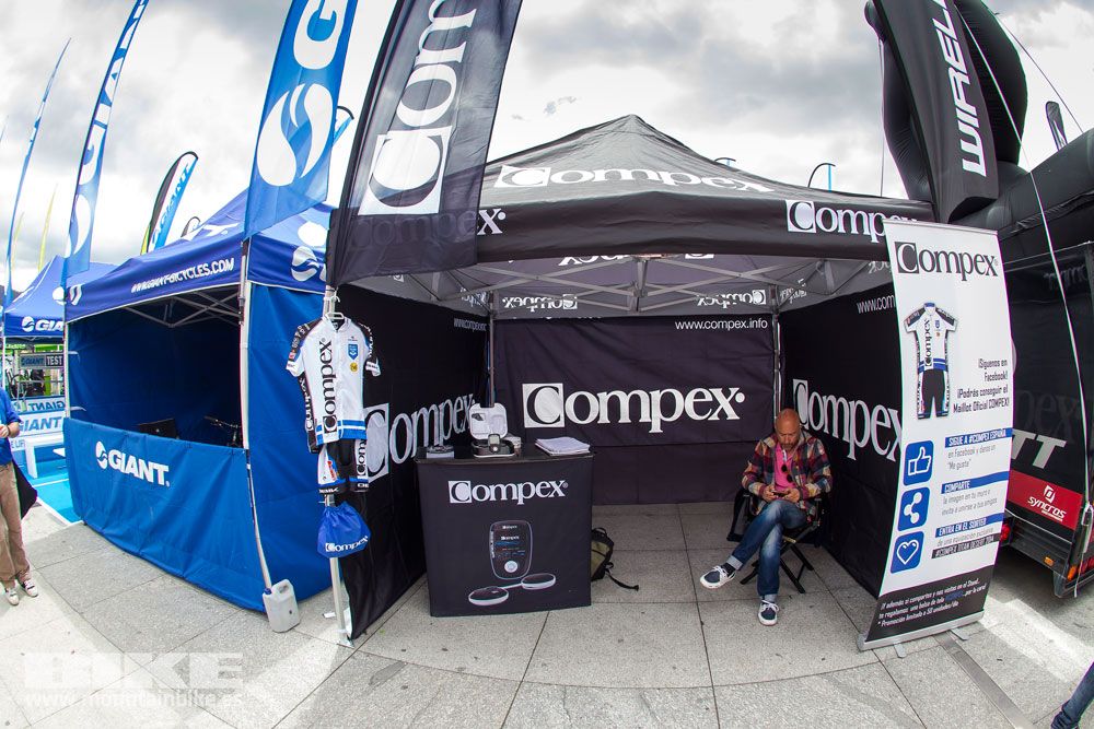 Zona Expo y exhibiciones Test The Best 2014-3