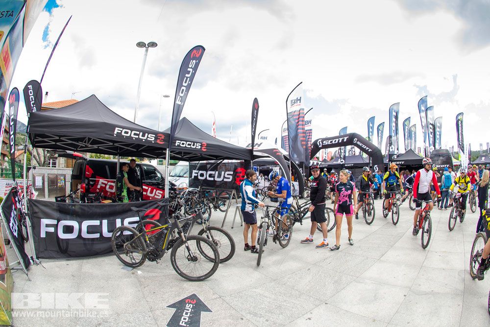 Zona Expo y exhibiciones Test The Best 2014-3