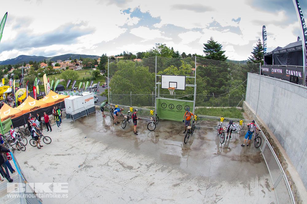 Zona Expo y exhibiciones Test The Best 2014-3