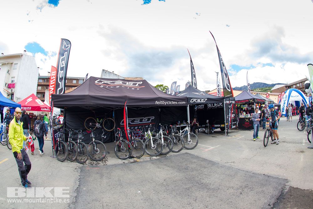 Zona Expo y exhibiciones Test The Best 2014-3