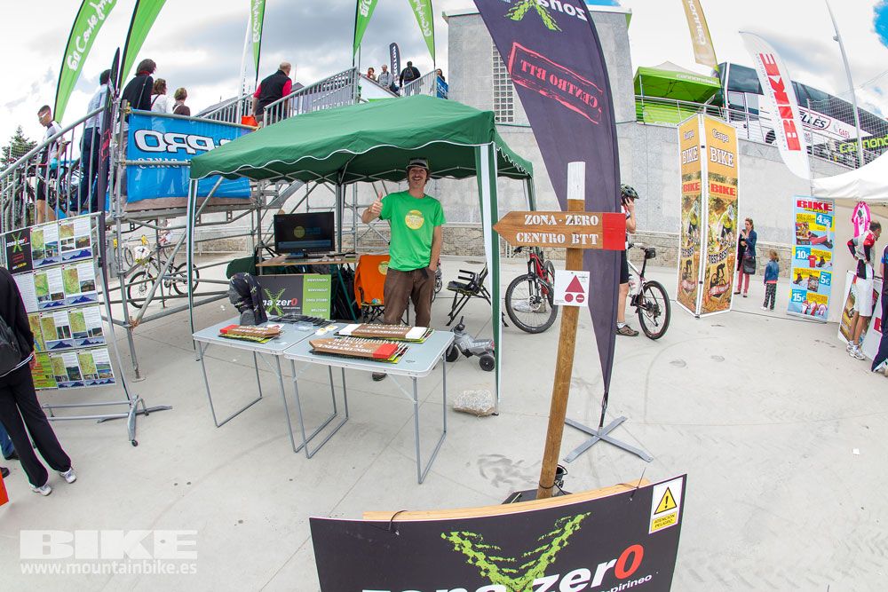 Zona Expo y exhibiciones Test The Best 2014-3