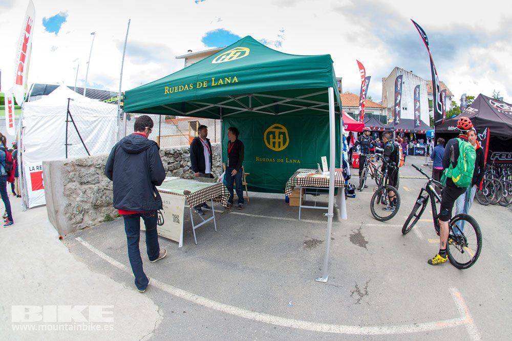 Zona Expo y exhibiciones Test The Best 2014-3